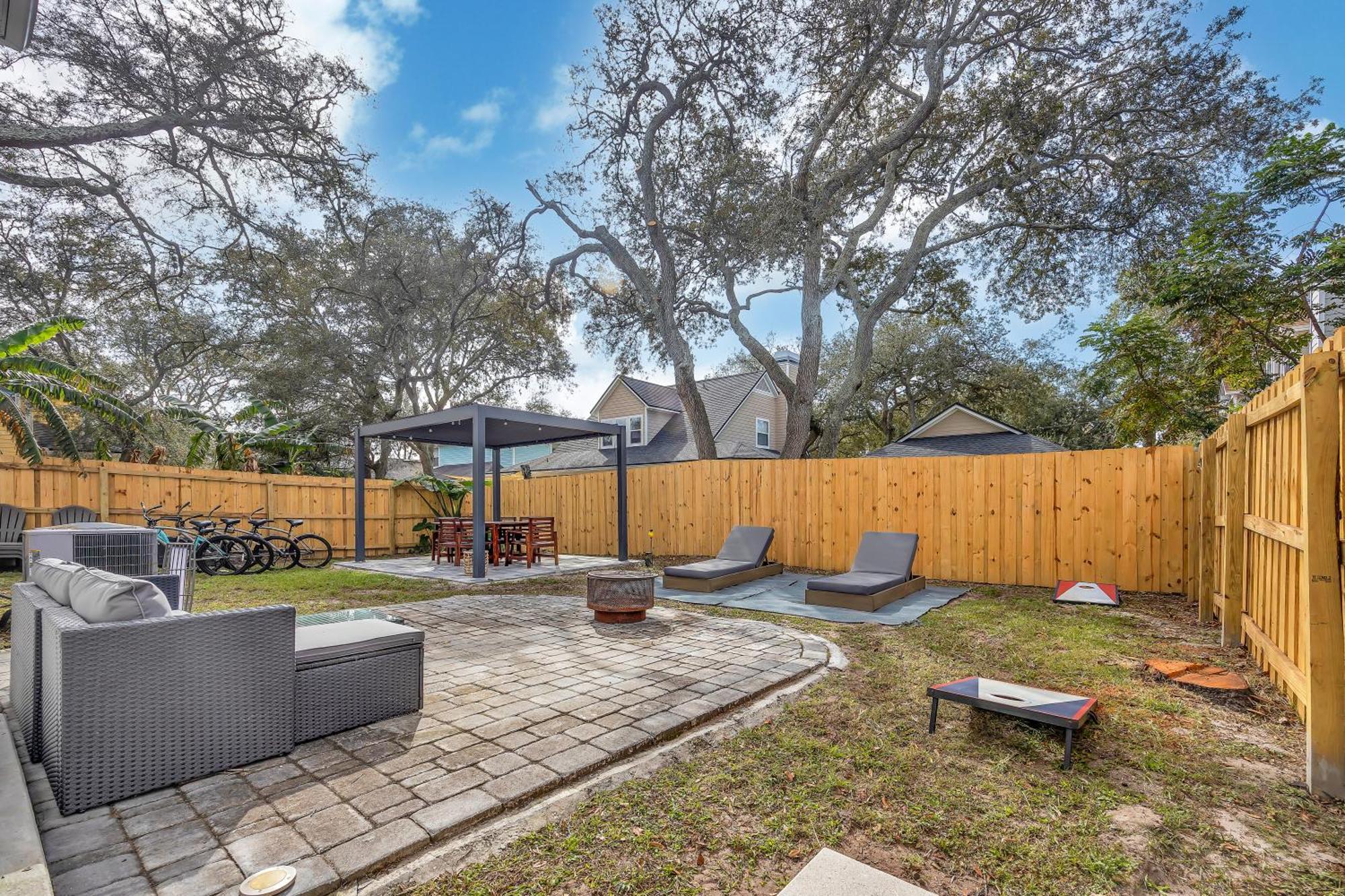 {Hidden Gem} Beach Home Blocks From Ocean +6 Bikes Jacksonville Beach Dış mekan fotoğraf