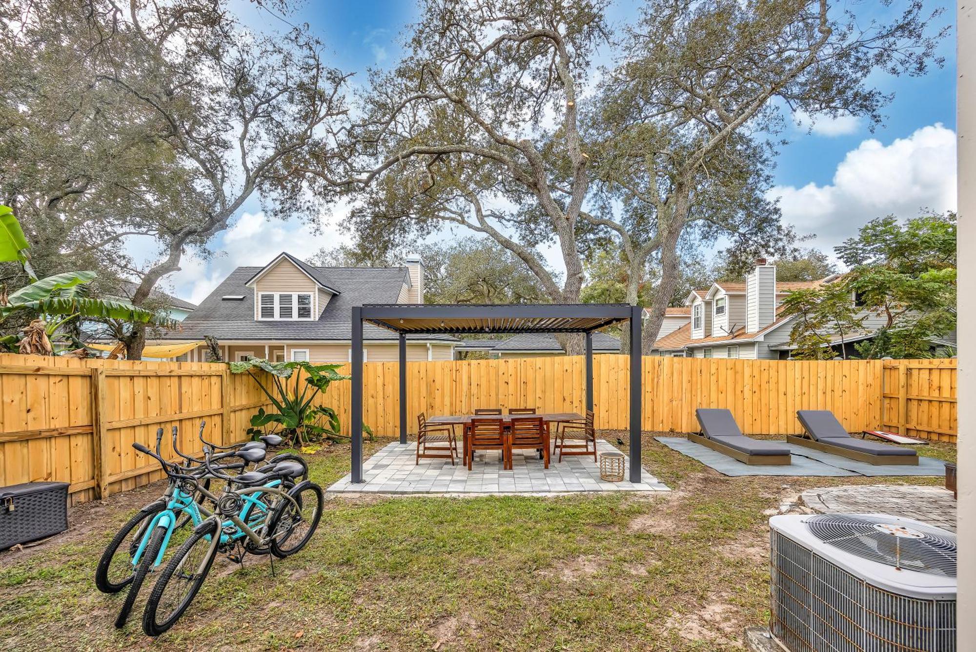 {Hidden Gem} Beach Home Blocks From Ocean +6 Bikes Jacksonville Beach Dış mekan fotoğraf