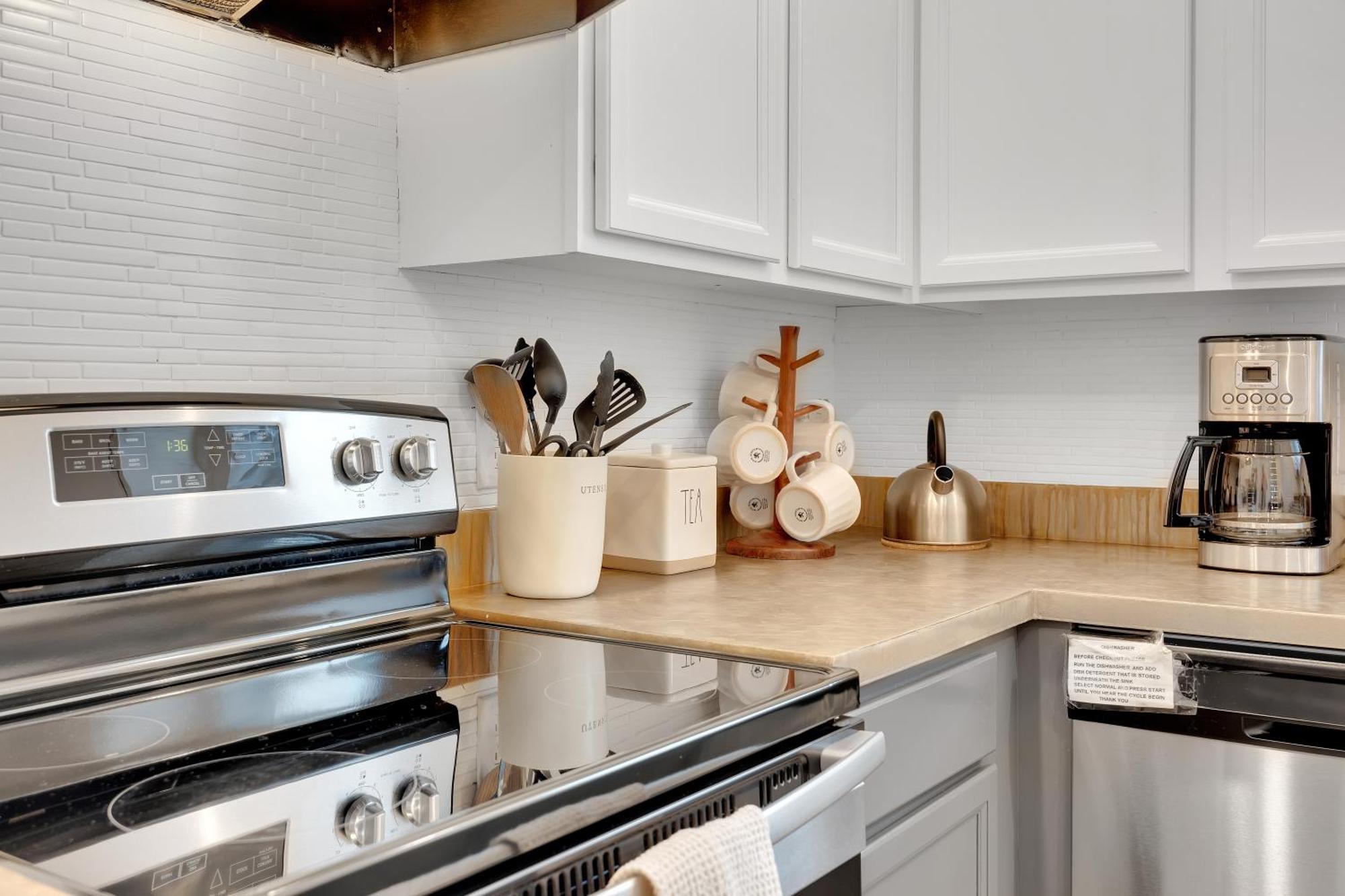 {Hidden Gem} Beach Home Blocks From Ocean +6 Bikes Jacksonville Beach Dış mekan fotoğraf